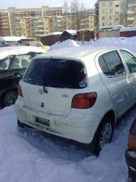 2002 Toyota Vitz Pictures