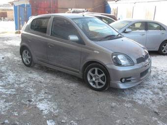 2002 Toyota Vitz Photos