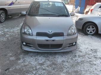 2002 Toyota Vitz Photos