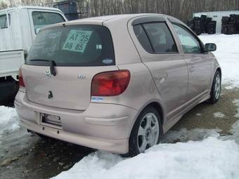 2002 Toyota Vitz Photos