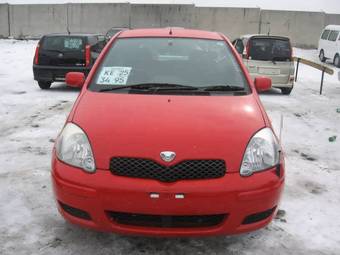 2002 Toyota Vitz Photos