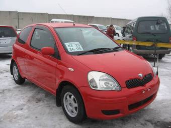 2002 Toyota Vitz Photos