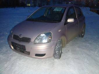 2002 Toyota Vitz Photos