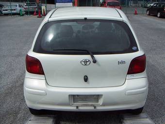 2002 Toyota Vitz Pics