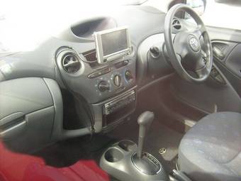 2002 Toyota Vitz Pictures