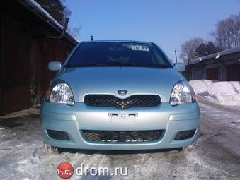 2002 Toyota Vitz Photos