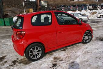 2002 Toyota Vitz Pictures