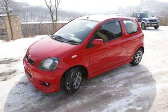 2002 Toyota Vitz Photos