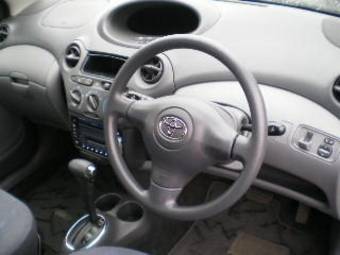 2002 Toyota Vitz Photos