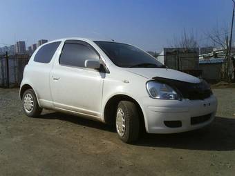 2002 Toyota Vitz Photos