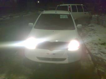 2002 Toyota Vitz Photos