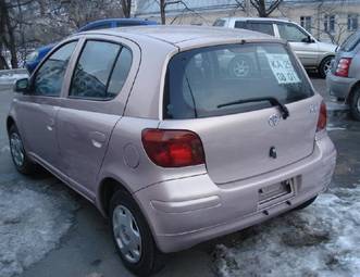 2002 Toyota Vitz Photos