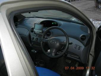 2002 Toyota Vitz Pictures