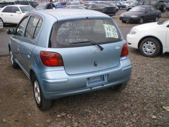 2002 Toyota Vitz Photos