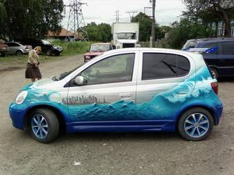 2002 Toyota Vitz Photos