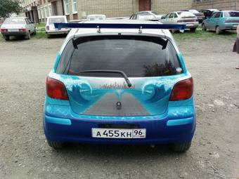 2002 Toyota Vitz Photos