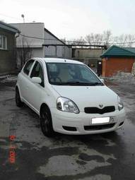 2002 Toyota Vitz Photos