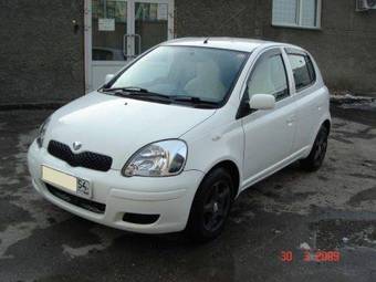 2002 Toyota Vitz Photos