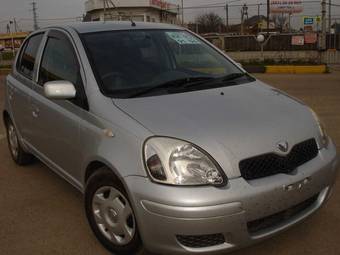 2002 Toyota Vitz Photos