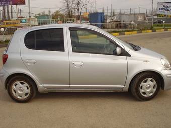 2002 Toyota Vitz Photos