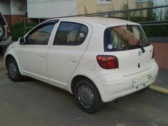 2002 Toyota Vitz Pics