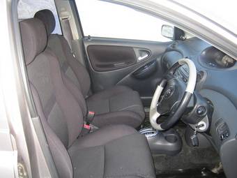 2002 Toyota Vitz Pictures