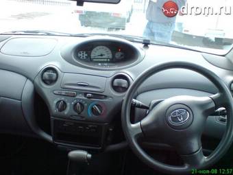 2002 Toyota Vitz Photos