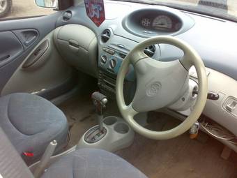 2002 Toyota Vitz Pictures