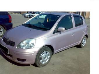 2002 Toyota Vitz Photos