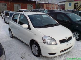 2002 Toyota Vitz Photos