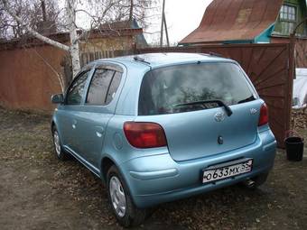 2002 Toyota Vitz Photos