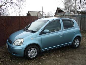 2002 Toyota Vitz Photos