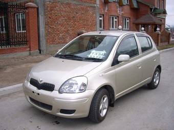 2002 Toyota Vitz Photos