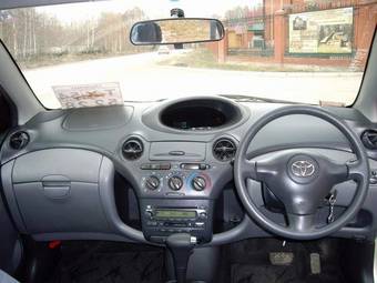 2002 Toyota Vitz Pictures