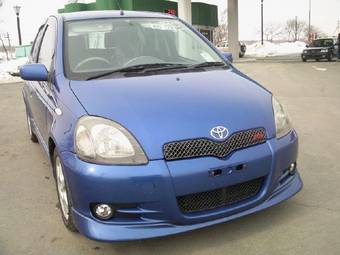 2002 Toyota Vitz Photos