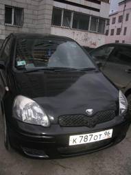 2002 Toyota Vitz Photos