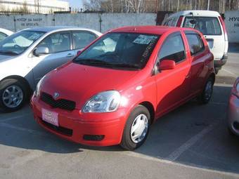 2002 Toyota Vitz Photos