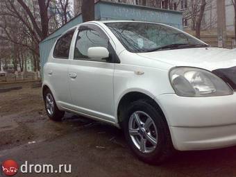 2002 Toyota Vitz Photos