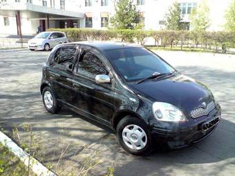 2002 Toyota Vitz Photos