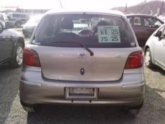 2002 Toyota Vitz Photos