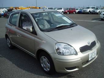 2002 Toyota Vitz Photos