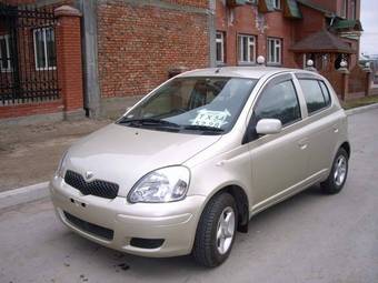 2002 Toyota Vitz Photos