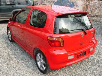 2002 Toyota Vitz Photos