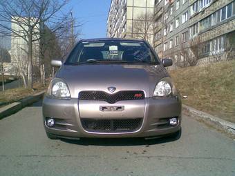 2002 Toyota Vitz Pics