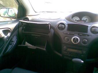 2002 Toyota Vitz Pictures