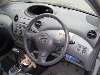 2002 Toyota Vitz Pictures