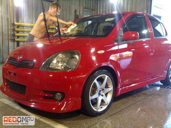 2002 Toyota Vitz Photos