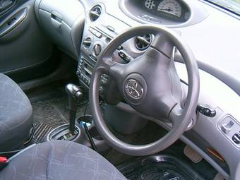 2002 Toyota Vitz Images
