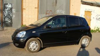 2002 Toyota Vitz Pictures