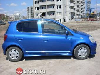 2002 Toyota Vitz Photos